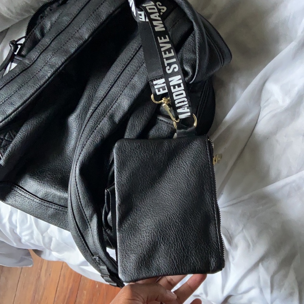 Backpack - Picture 4 of 6
